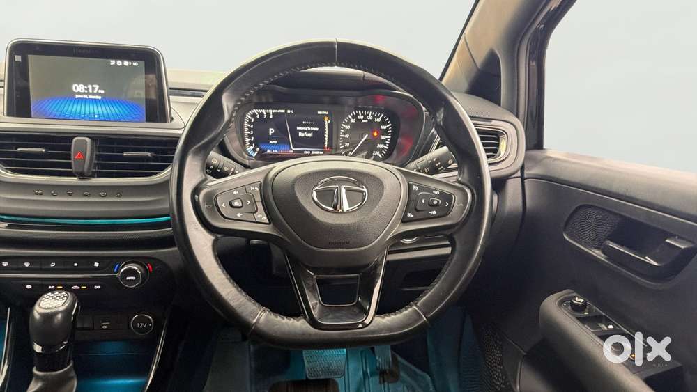 Tata Altroz 1.2 Xza Plus Dark Edition Dct, 2022, Petrol