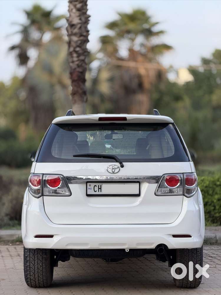 Toyota Fortuner 4x4 Manual Limited Edition, 2012, Diesel