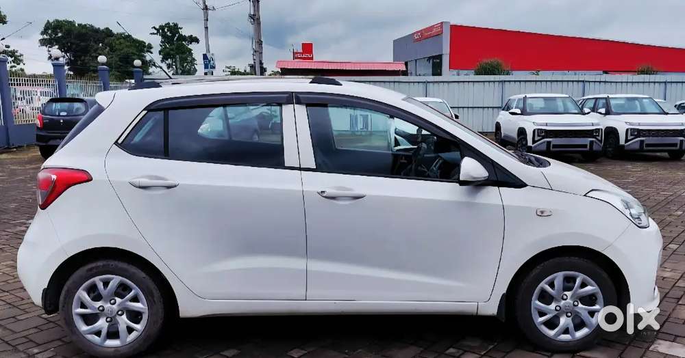 Hyundai Grand I10 Sportz 2017,registration Upto 20.07.32