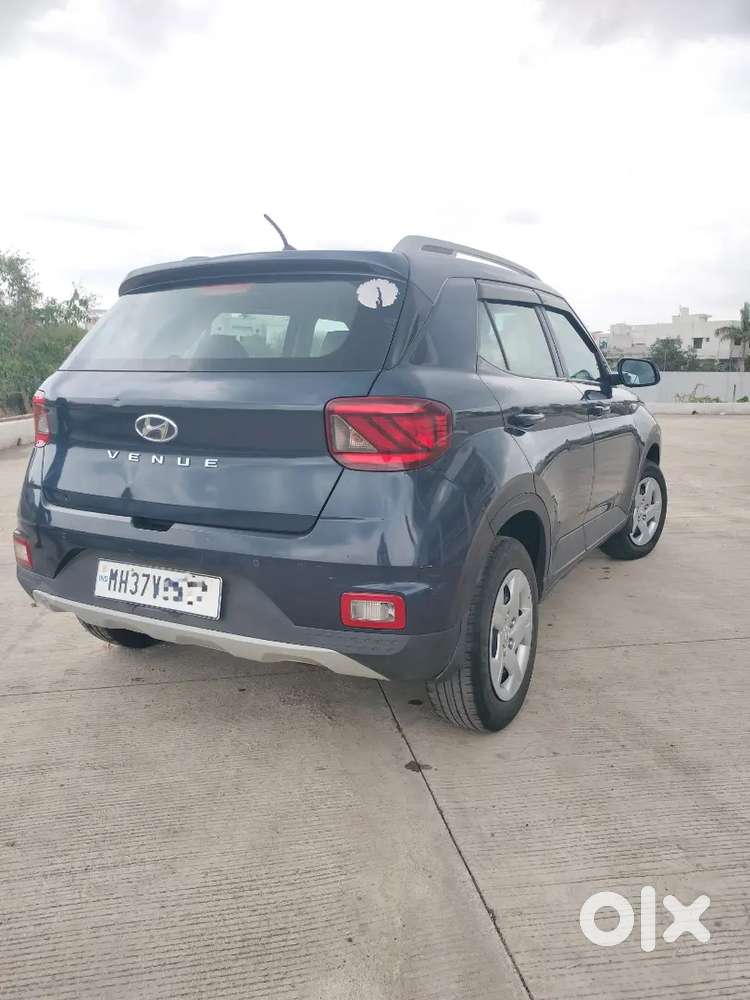 Hyundai Venue Petrol Manual 2021 Model