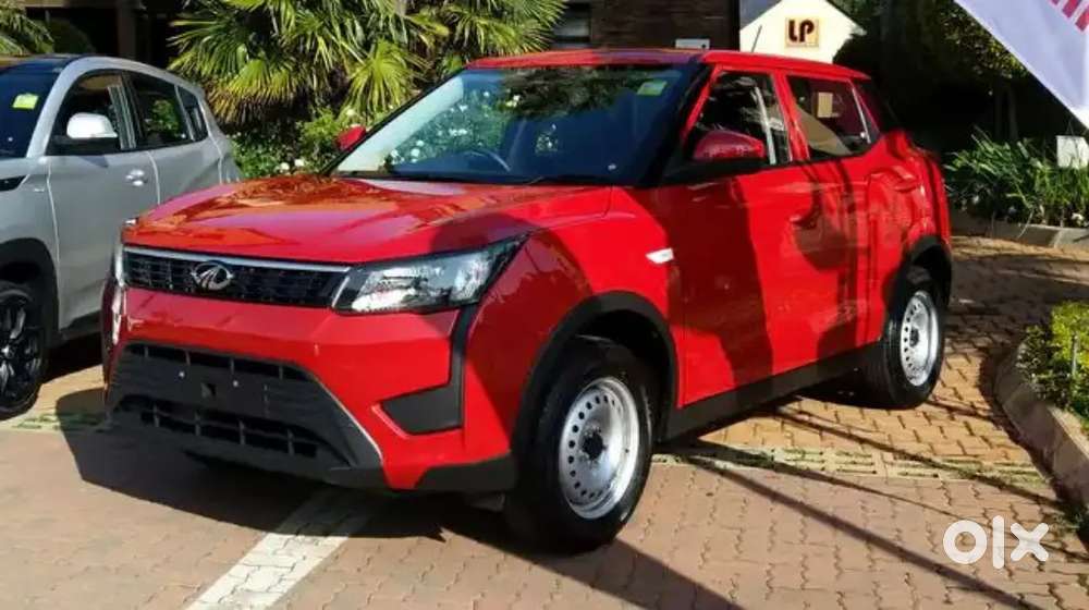 Mahindra Xuv300 W4 Red