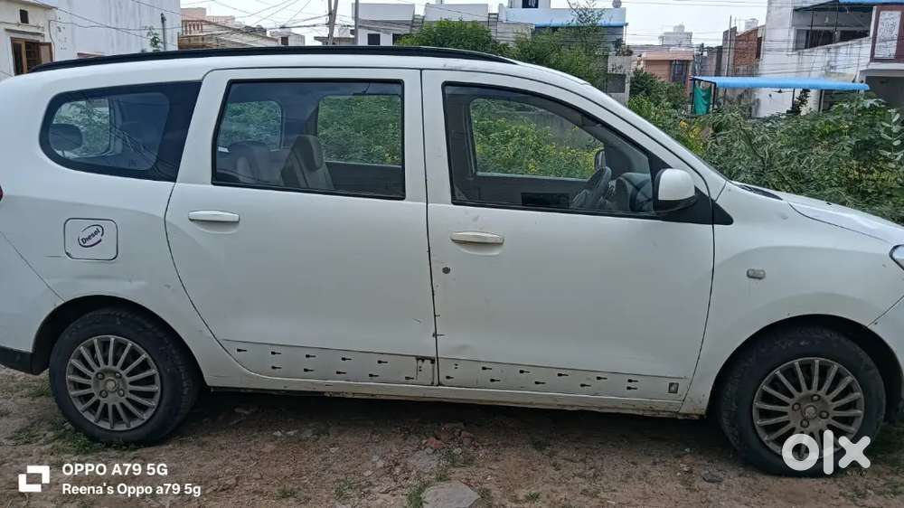 Renault Lodgy 110 Psi Rxl Diesel 8 Seater Car Top Model
