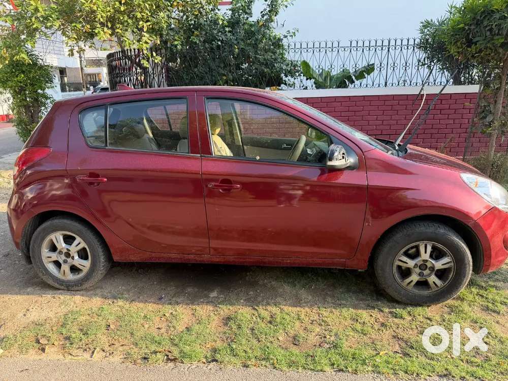 Hyundai I20 2011 Petrol 65000 Km Driven