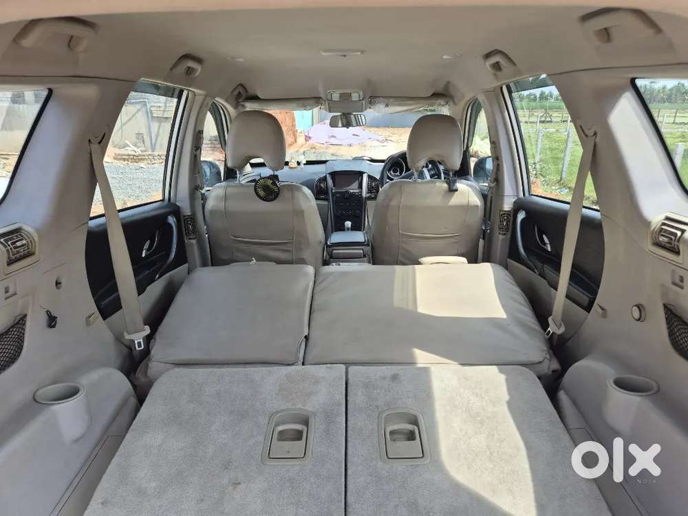 Xuv500 W8 2017- Company Service.
