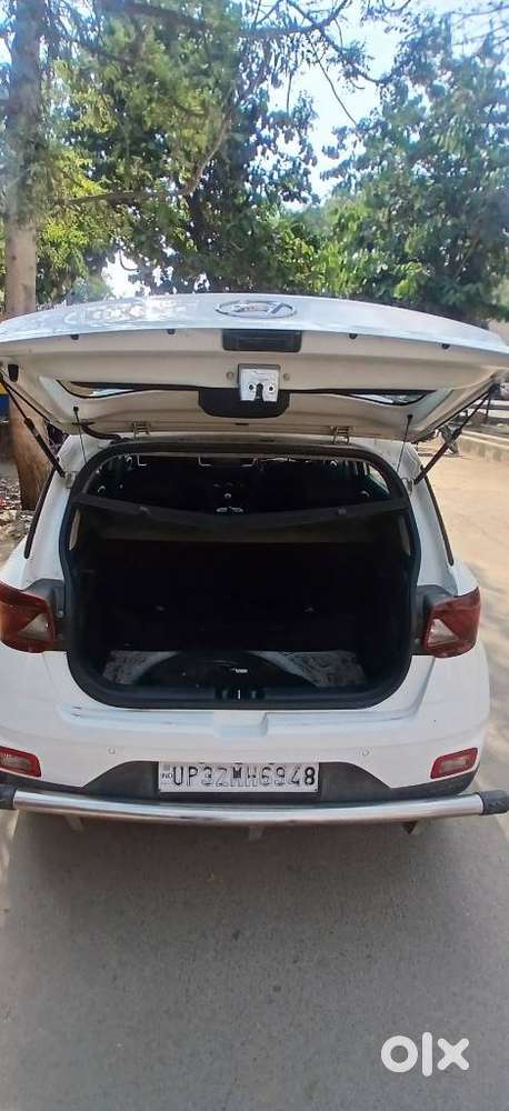 Hyundai Venue Sx (o) Mt 1.5 Diesel, 2021, Diesel