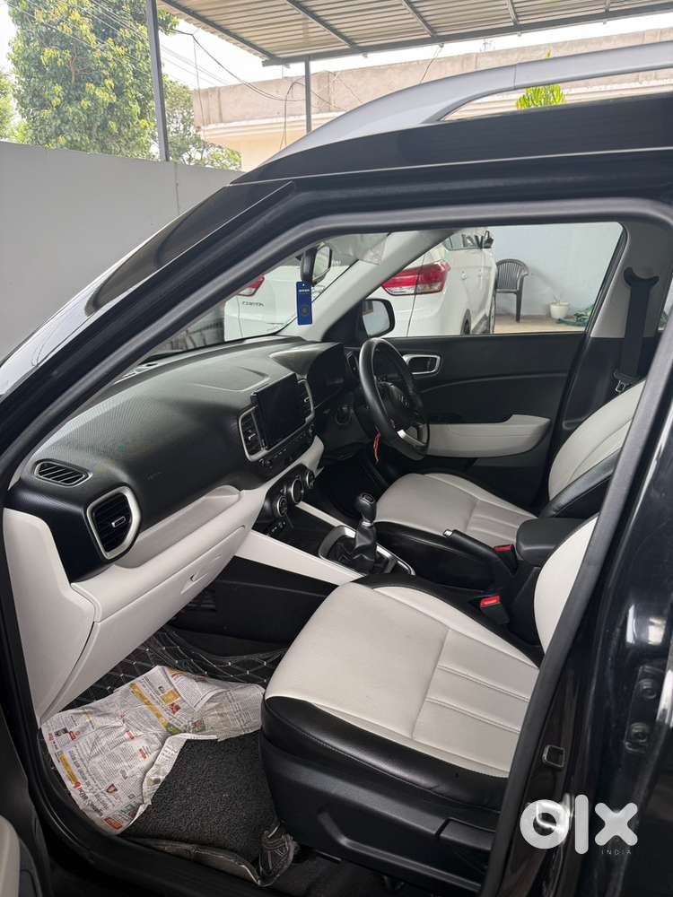 Hyundai Venue Petrol 2022