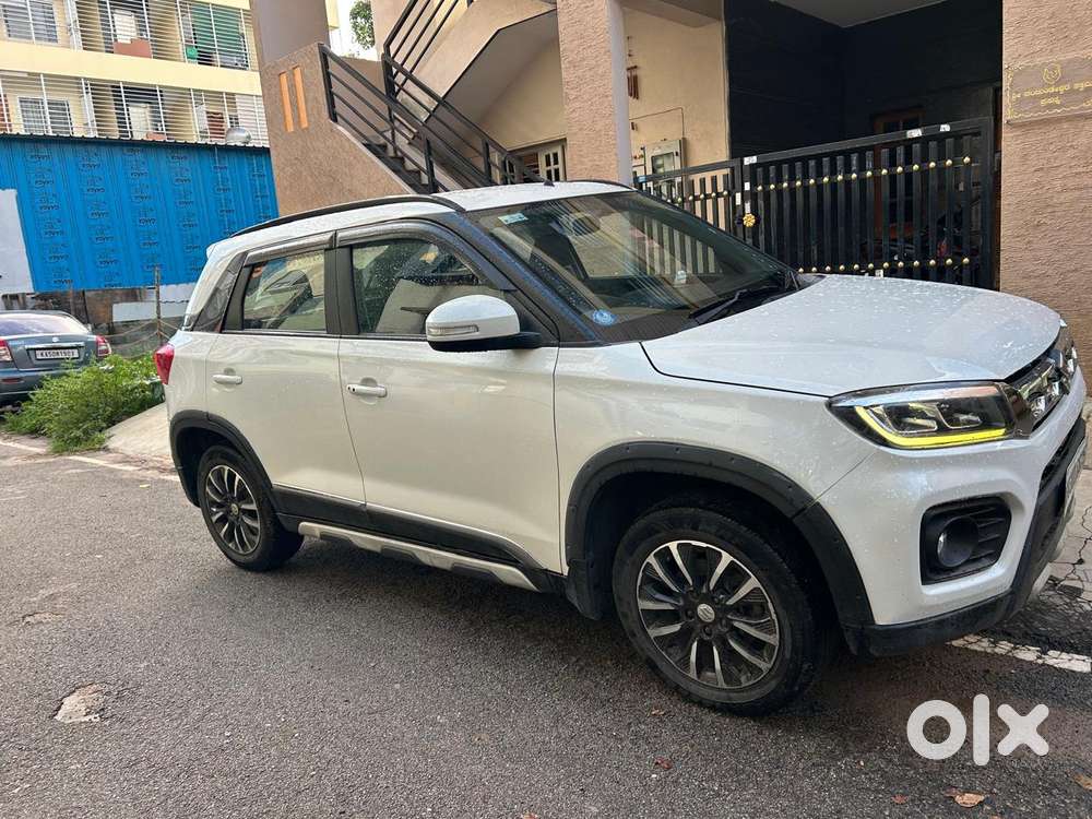 Maruti Suzuki Brezza Zxi Plus Smart Hybrid, 2022, Petrol