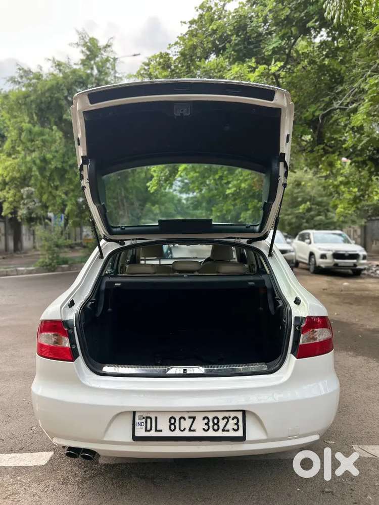 Skoda Superb 2013 Petrol Well Maintained