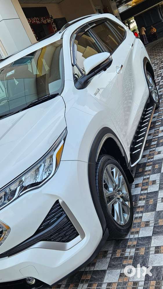 Toyota Innova Hycross 2.0 Zx (o) Hybrid 7 Str, 2025, Petrol