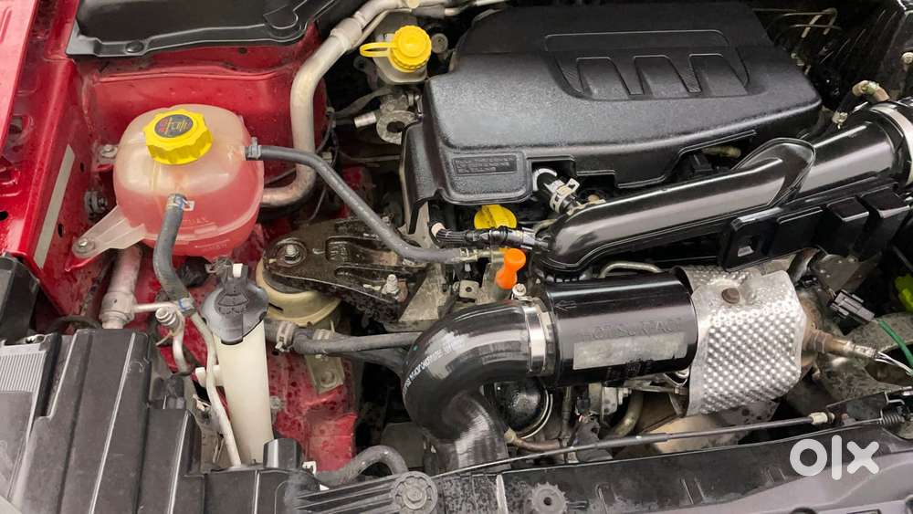 Mahindra Xuv300 1.2 W8 (o) Amt Petrol, 2022, Petrol