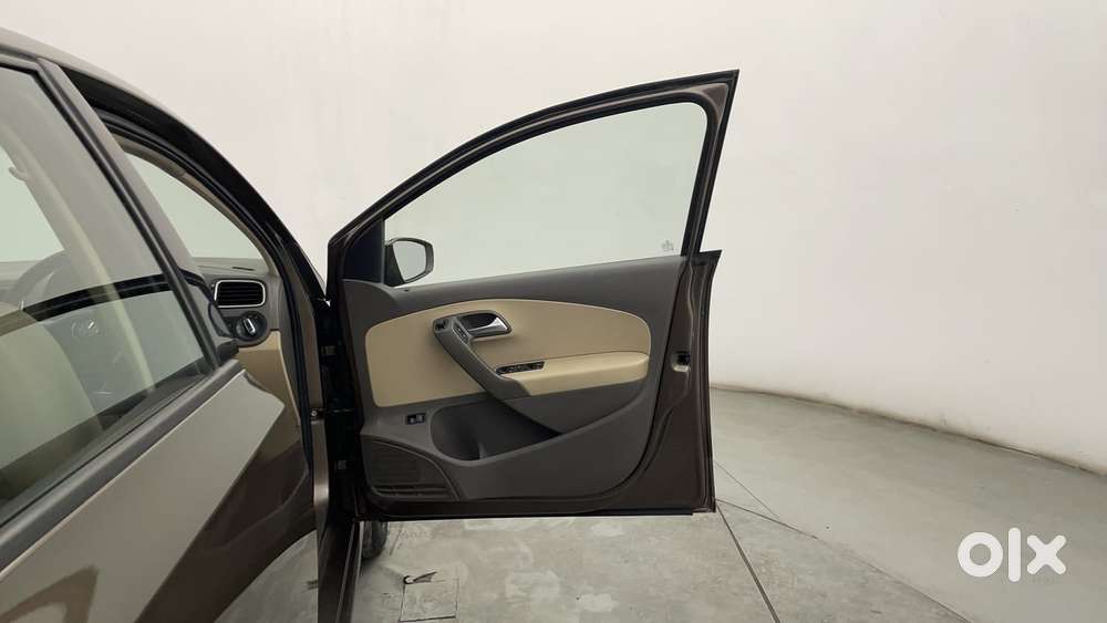 Volkswagen Vento 1.2 Tsi Highline At, 2016, Petrol