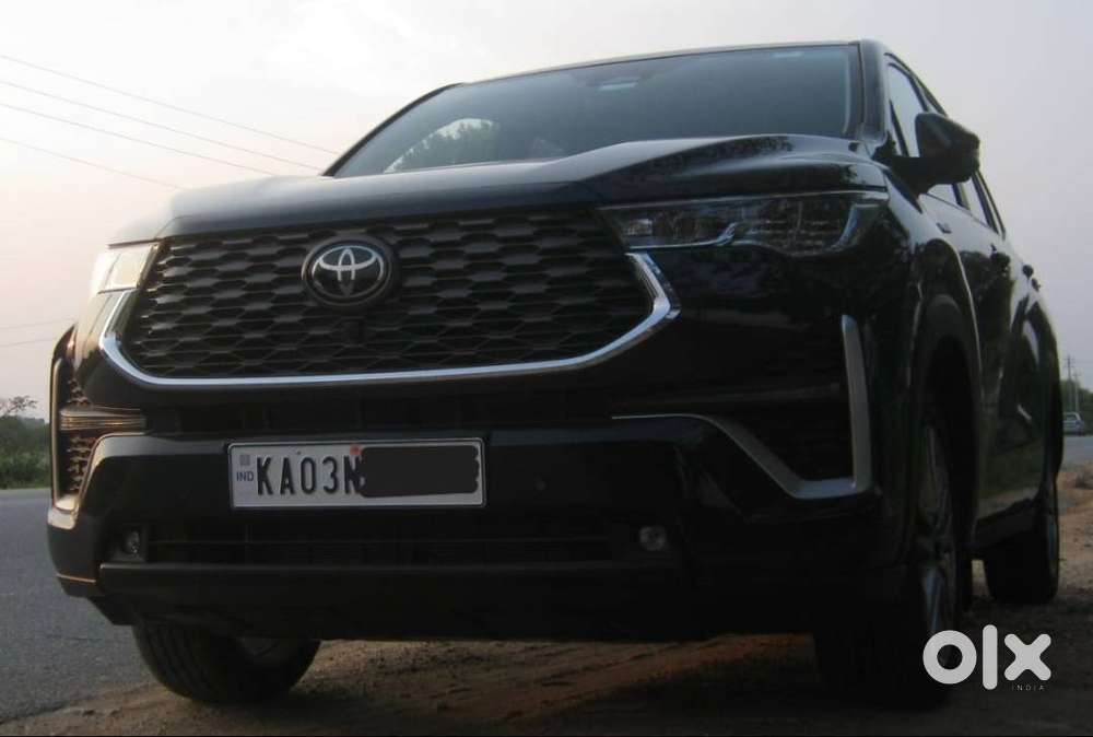 Car For Sale 2023 Toyota Innova Hycross Zx (o) Hybrid Automatic