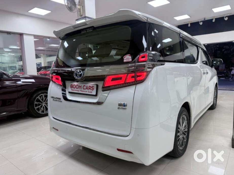 Toyota Vellfire 2.5 Hybrid, 2022, Petrol