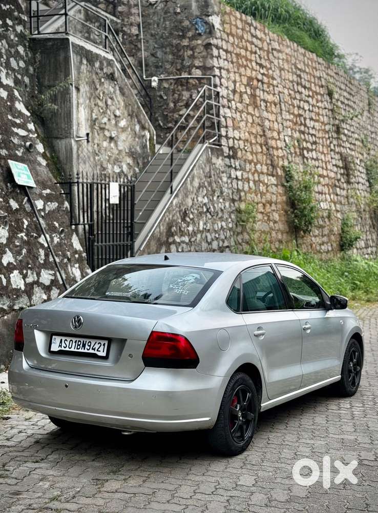 Volkswagen Vento 1.2 Highline Plus At 16 Alloy, 2015, Petrol