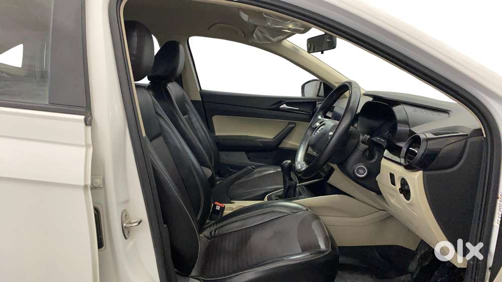 Skoda Slavia 1.0 Ambition Tsi, 2022, Petrol