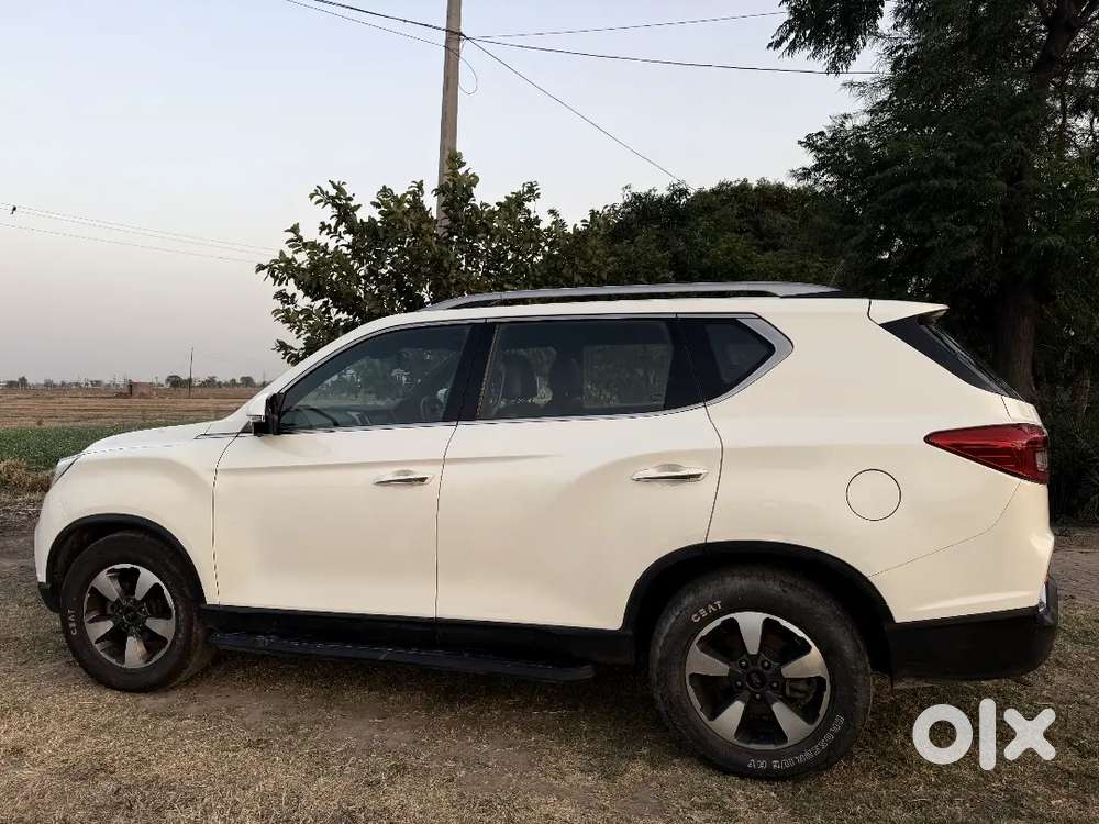Mahindra Alturas G4 2019 Diesel 65000 Km Driven