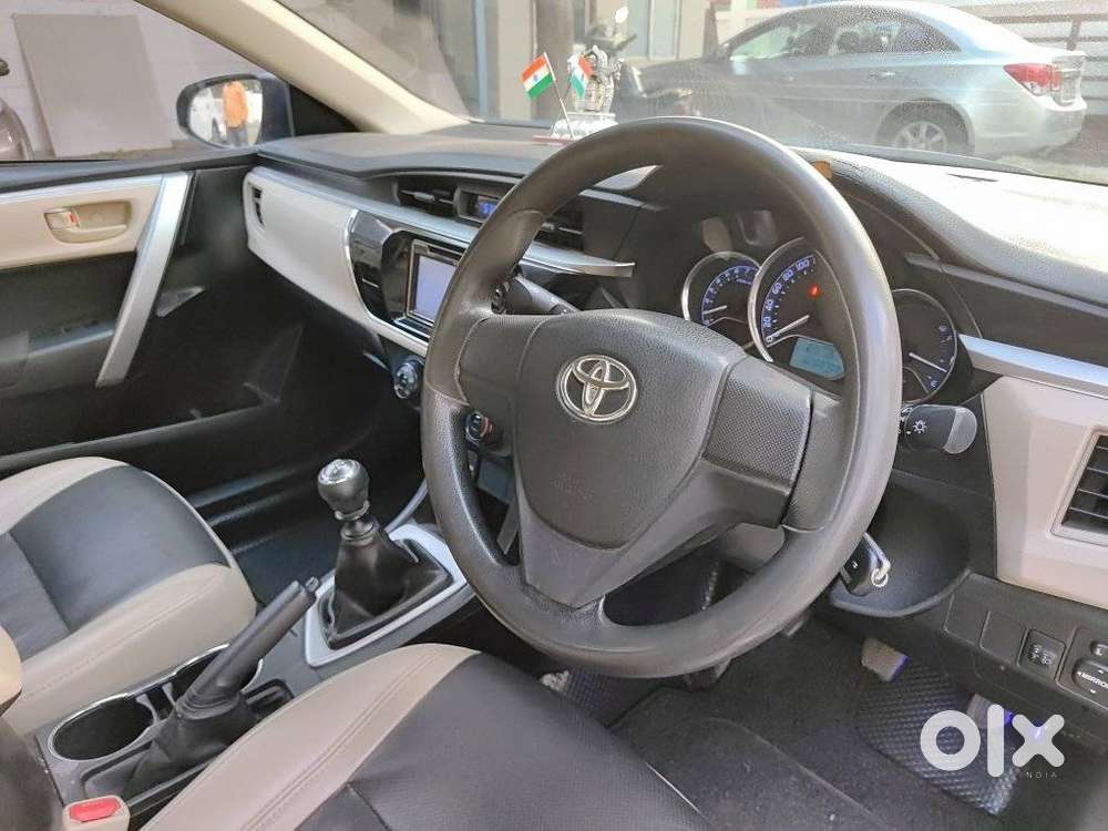 Toyota Corolla Altis 1.8 J, 2015, Petrol