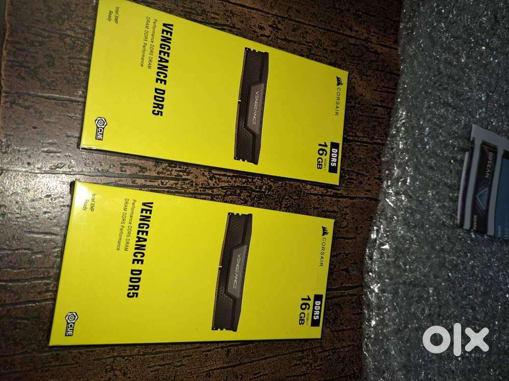 CORSAIR VENGEANCE DDR5 RAM 16GBx2