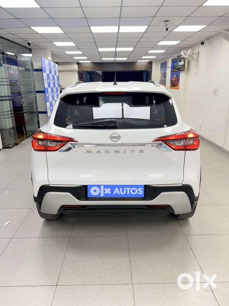 Nissan Magnite 1.0 Xv Premium, 2021, Petrol