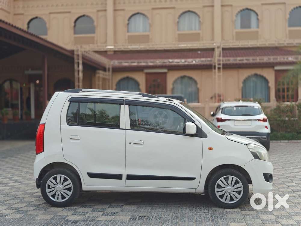 Maruti Suzuki Wagon R Vxi Amt Opt 1.2, 2017, Petrol
