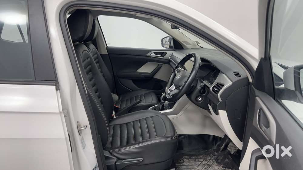 Volkswagen Taigun 1.0 Tsi Highline At, 2022, Petrol