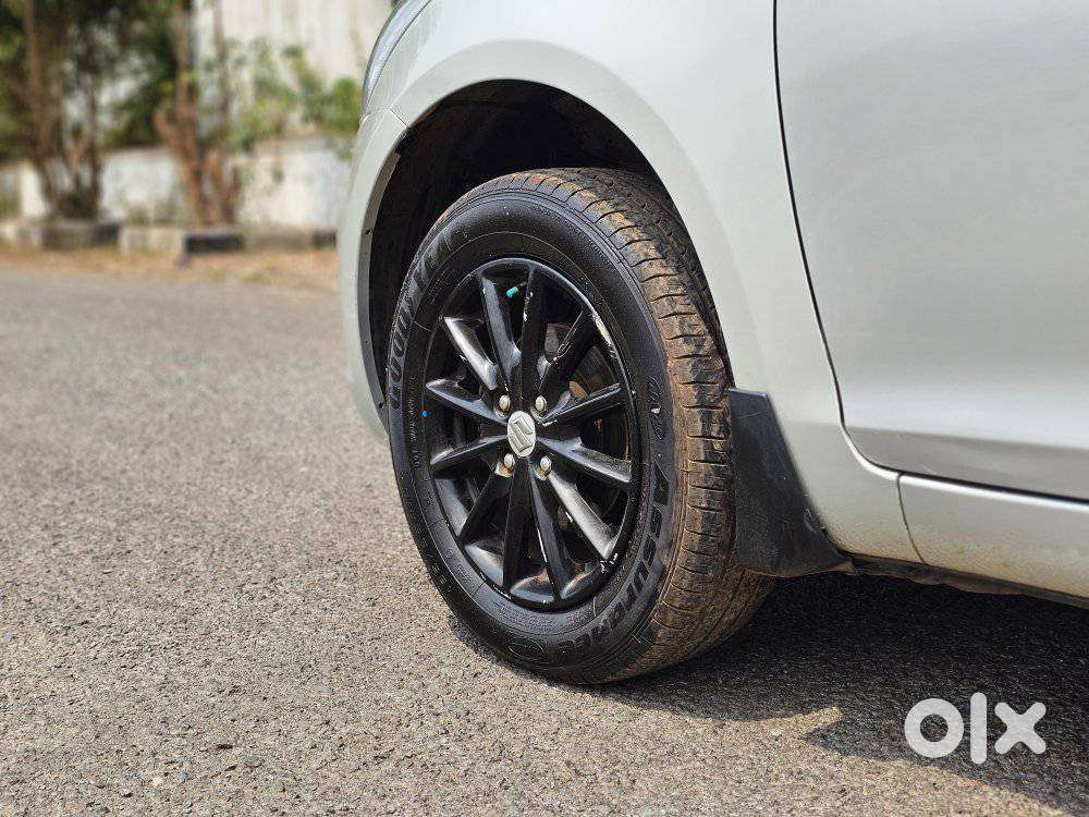 Maruti Suzuki Swift Vxi Abs Bsiv, 2017, Petrol