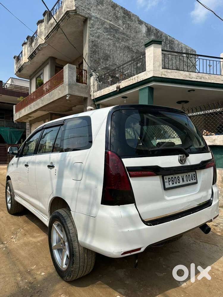 Toyota Innova 2011 Diesel Well Maintained