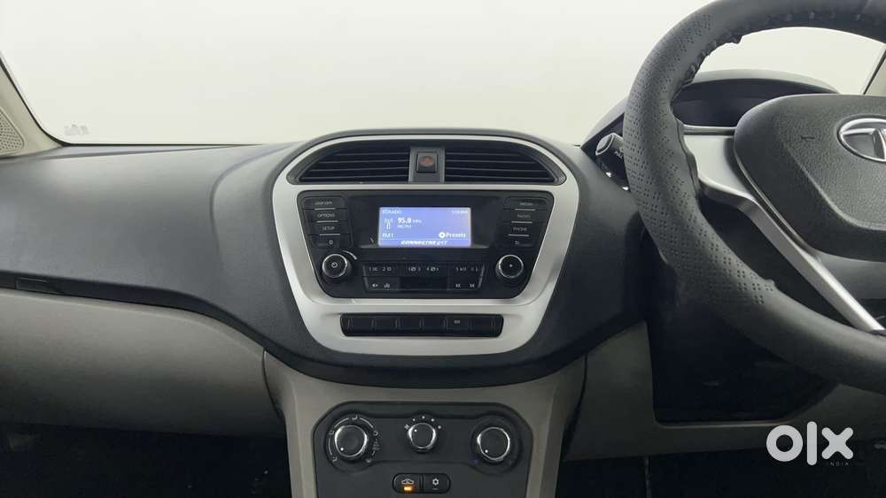 Tata Tiago 1.2 Revotron Xt, 2017, Petrol
