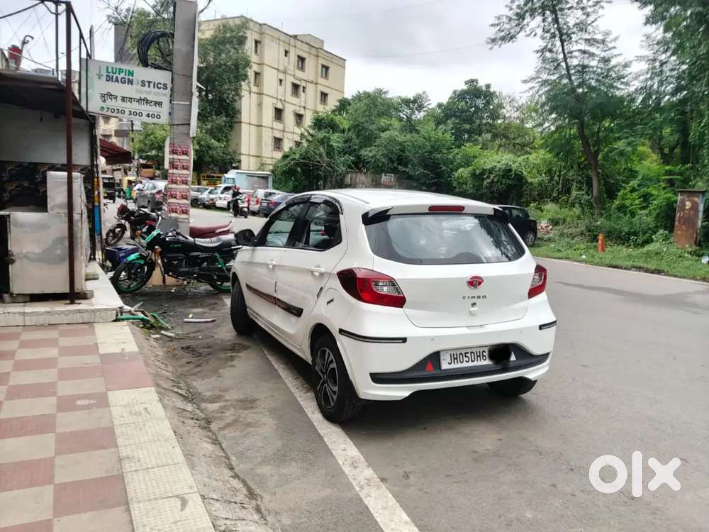 Tata Tiago 2022(nov) Petrol 7500 Km Driven, Showroom Condition.