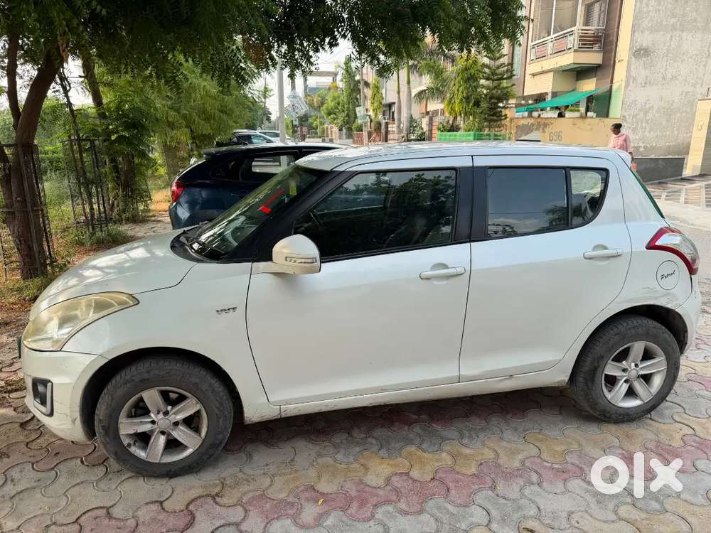 Maruti Swift 1st Owner Vxi 2015 Petrol New Tyres With Alloy Wheel
