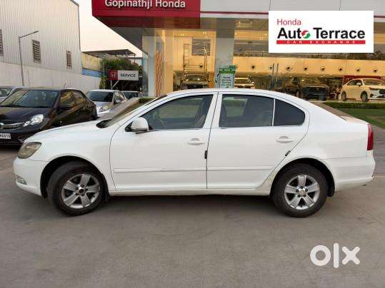 Skoda Laura 1.8 Ambition Tsi, 2013, Petrol