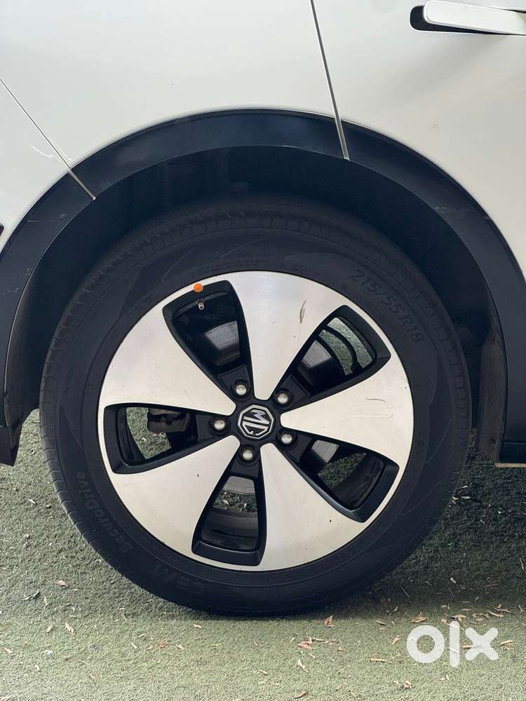Mg Windsor Ev Essence, 2025, Electric