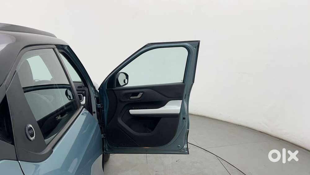 Tata Punch 1.2 Revotron Creative Amt Dual Tone, 2023, Petrol