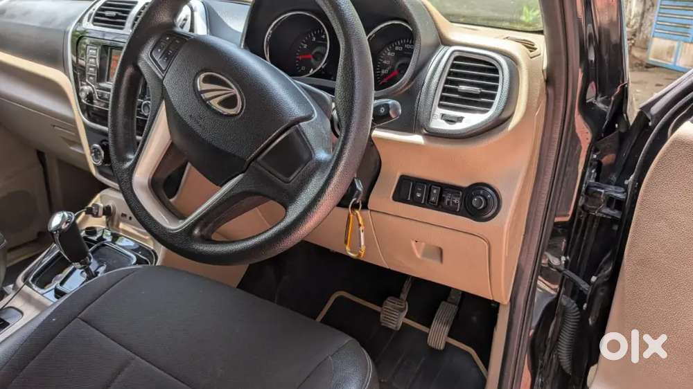 Mahindra Tuv 300 10 Diesel Amt
