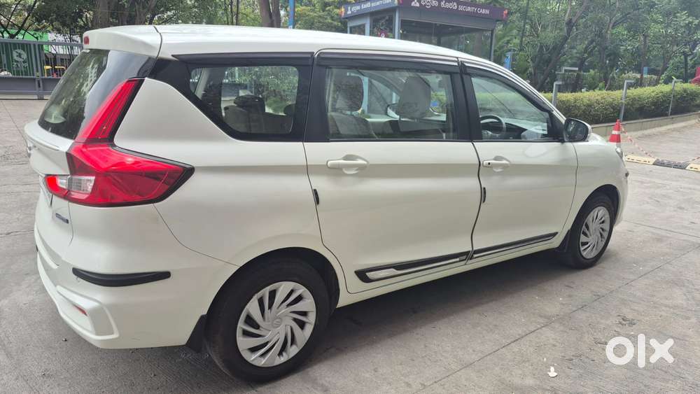 Maruti Suzuki Ertiga 1.5 Vxi, 2023, Petrol