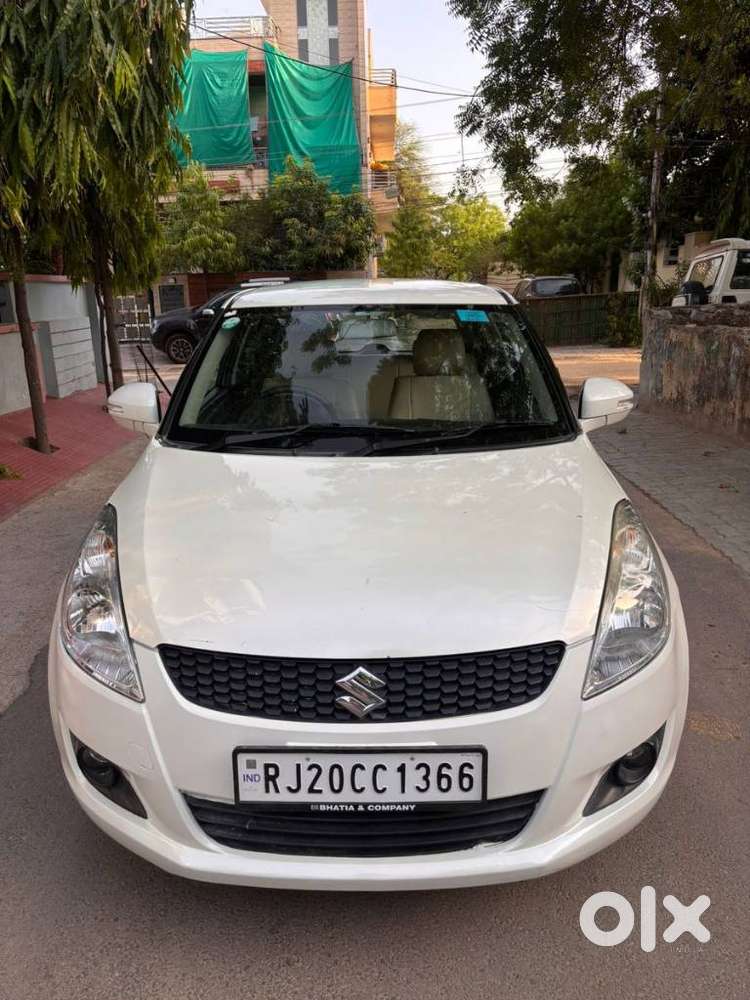 Maruti Suzuki Swift Vxi 1.2 Abs Bs-iv, 2011, Petrol