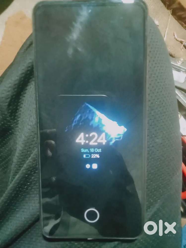 Realme p3 5g Pura phone original hai back panel changer hai bas