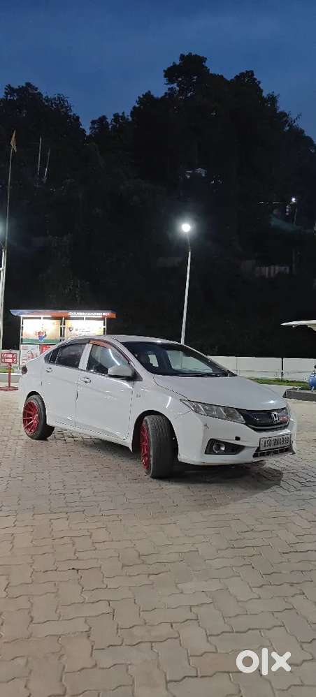 Tastefully Modified Honda City 1.5 Sv Petrol 2015