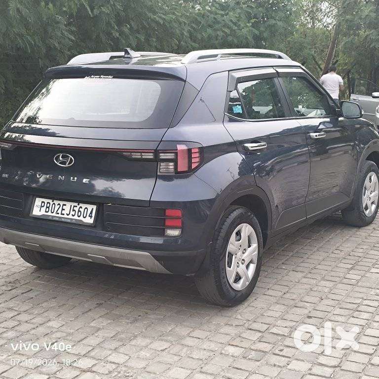 Hyundai Venue Sx Mt, 2022, Petrol