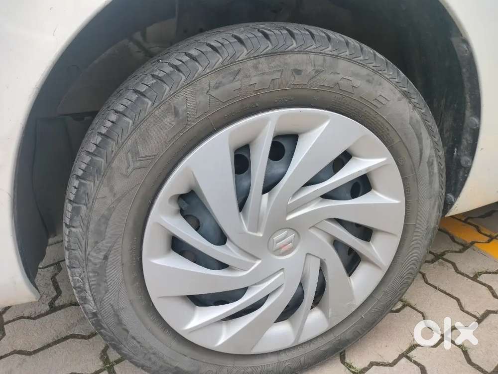 Maruti Suzuki Ertiga 7 Seater Smart Hybrid First Owner White Color