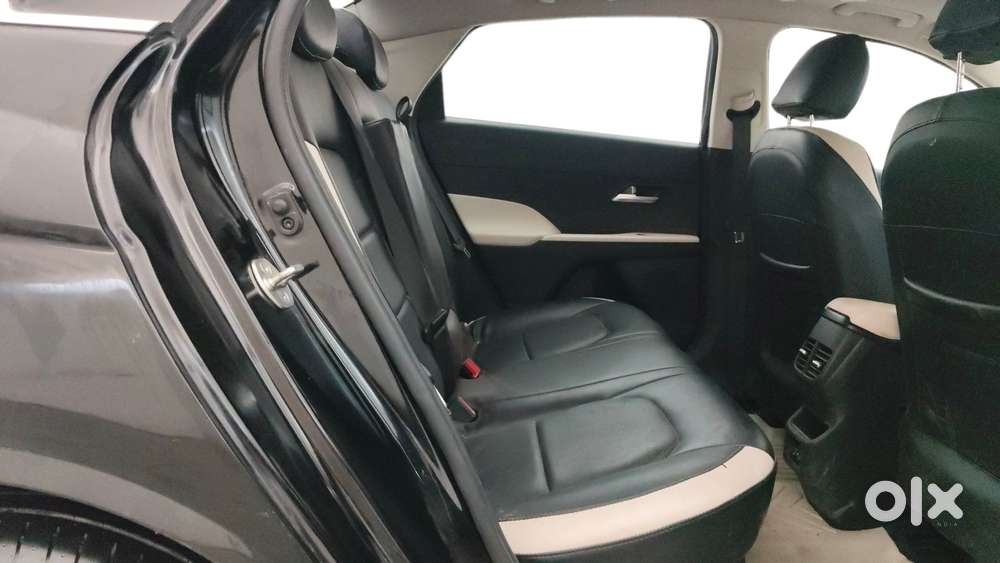 Hyundai Verna 1.5 Mpi Mt Sx (o), 2023, Petrol