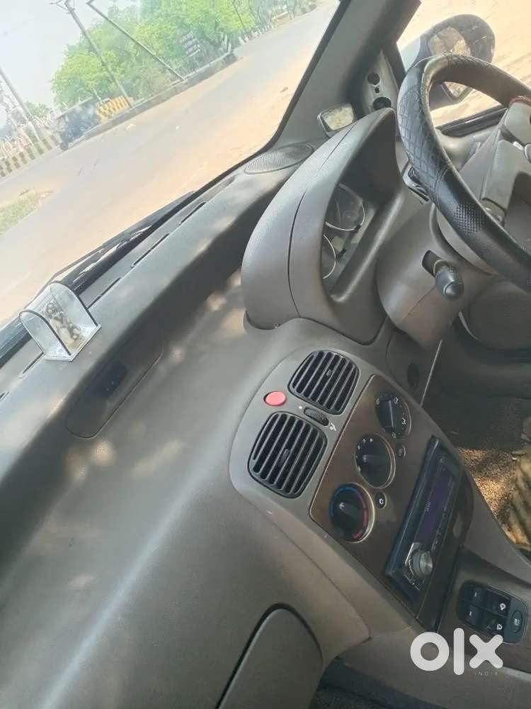 Tata Indigo Ecs 2012 Diesel 20 Km Se Upper Average.