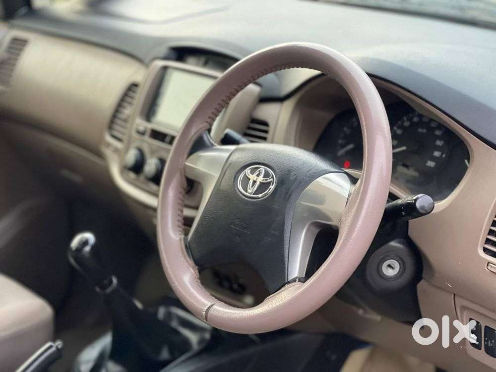 Toyota Innova 2.5 G (diesel) 8 Seater, 2015, Diesel