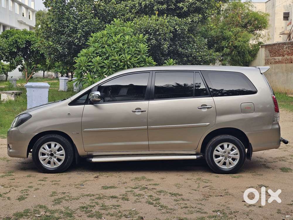 Toyota Innova 2.5 V 7 Str, 2010, Diesel
