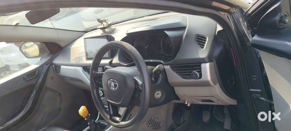 Tata Nexon 1.5 Revotorq Xm (s), 2018, Diesel