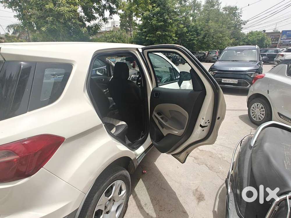 Ford Petrol 2016 Car