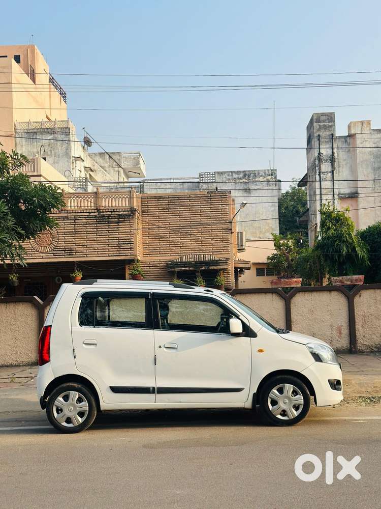 Maruti Suzuki Wagon R Vxi 1.0, 2017, Petrol