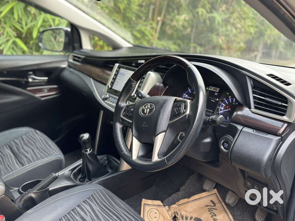 Toyota Innova Crysta [2020-ongoing] 2.4 Vx 8 Str, 2022, Diesel