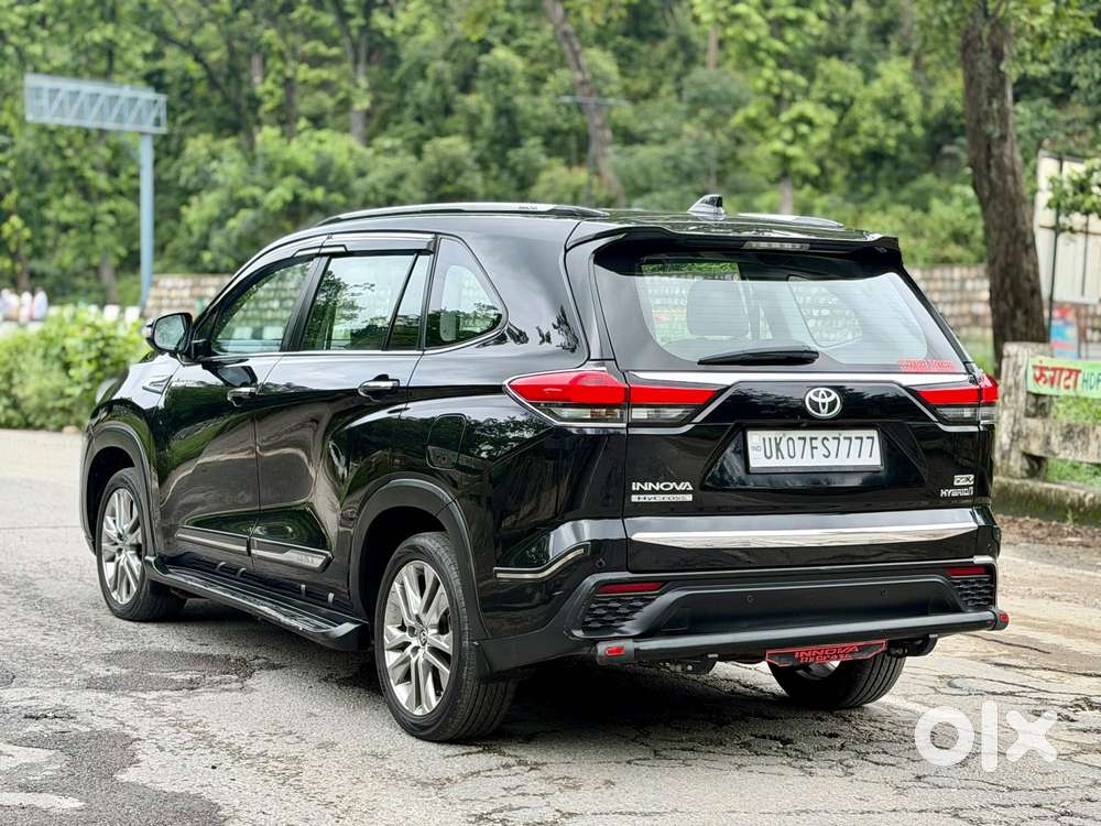 Toyota Innova Hycross 2.0 Zx Hybrid 7 Str, 2024, Petrol