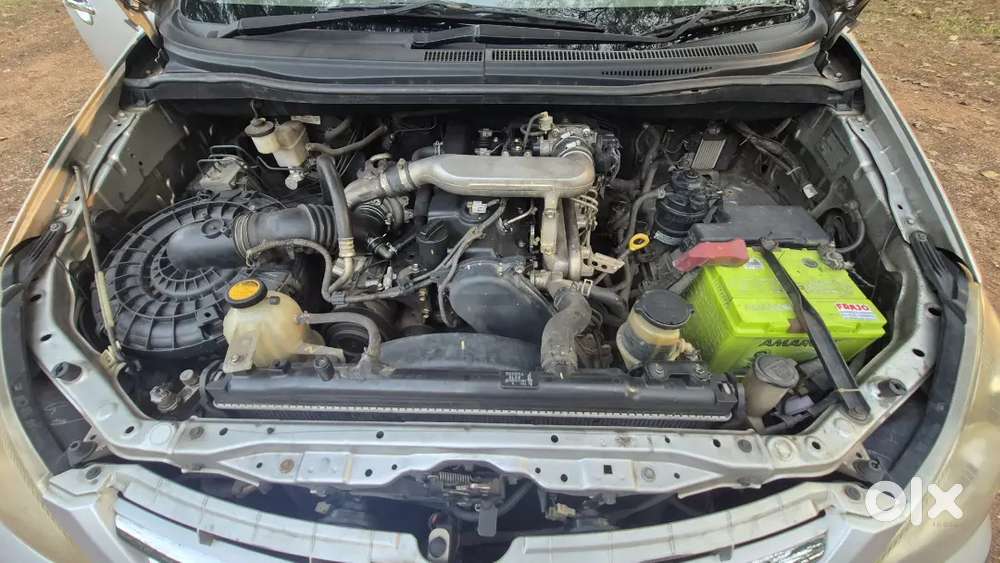 Toyota Innova V 8str Full Option 2009 Single Owner